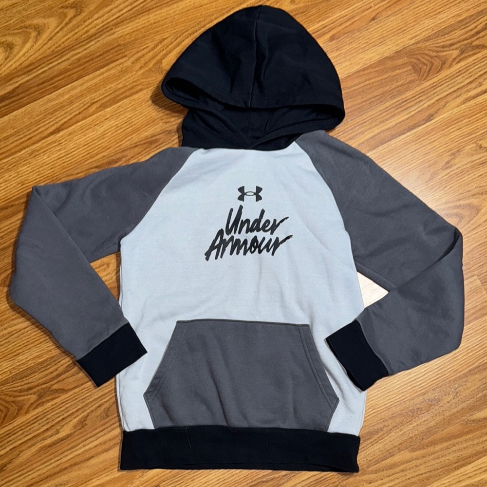 Under Armour Hoodie Boys Medium